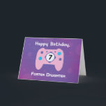 Tarjeta Foster Daughter Control de apoderado de cumpleaños<br><div class="desc">Esta tarjeta con los colores rosa y morado que incluye un controlador de videojuegos como pieza central es lo que se necesita dar a la querida hija adoptiva en la celebración de su sétimo cumpleaños pronto. Realmente le encantará el divertido mensaje que esta tarjeta le comparte.</div>