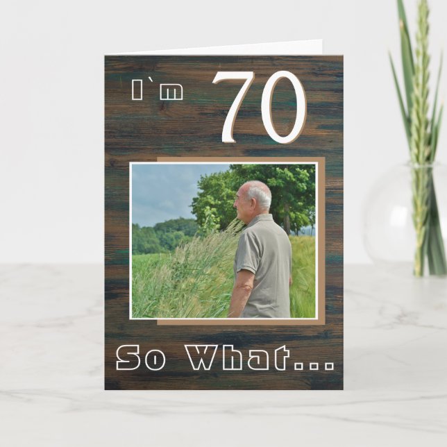 Tarjeta Foto de cumpleaños 70 inspiradora de madera rústic (Anverso)