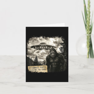 Tarjeta Foto divertida de bigfoot alienígena ovni vintage 