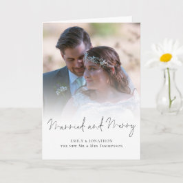 Tarjeta Foto recién casada casada y feliz Navidad doblada