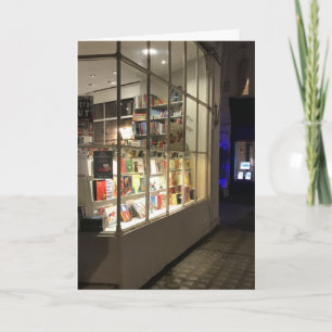 Tarjeta Fotografía nocturna de la ventana de una librería
