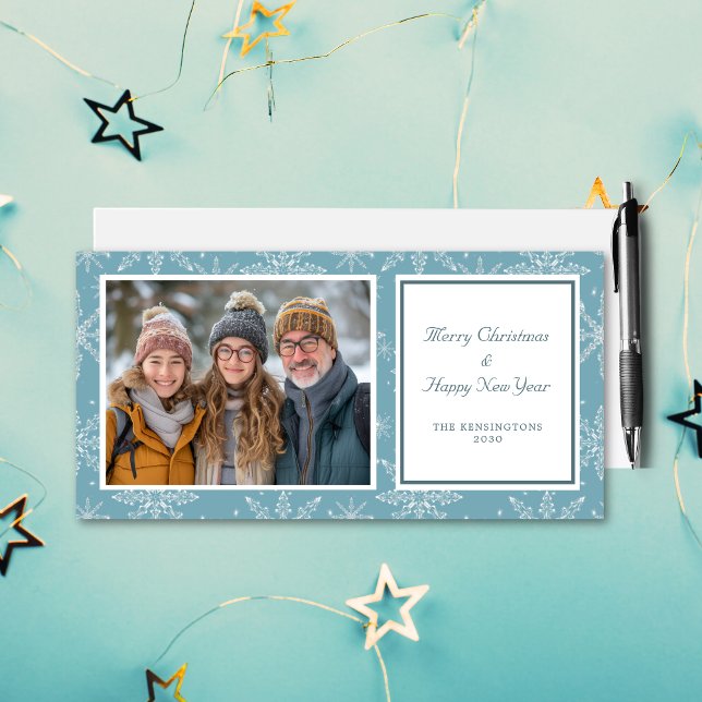 Tarjeta fotográfica Blue & White Snowflake Holiday (Subido por el creador)