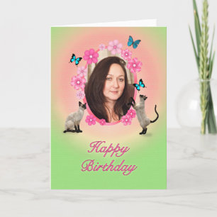 Tarjeta fotográfica con gatos y mariposas,