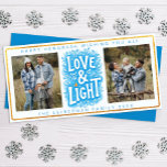 Tarjeta fotográfica de amor y luz Hanukkah<br><div class="desc">Envíe sus más sentidos deseos a Hanukkah con esta moderna tarjeta de fotos "Amor y Luz", perfecta para celebrar la temporada con familia y amigos. Con una tipografía azul audaz con floridos festivos, un borde de estilo purpurina dorado y un espacio para dos fotos personalizados, este diseño combina la tradición...</div>