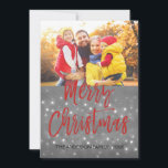 Tarjeta fotográfica de Feliz Navidad o Snowflake<br><div class="desc">Feliz Navidad Carbón de Carbón Gris Mano Leyó Tarjeta Fotográfica de Copo de Nieve con Guión. La foto y el texto de este guión con letras a mano se pueden actualizar y personalizar con su foto y nombre. Esta tarjeta también muestra su nombre en la parte posterior de la tarjeta...</div>