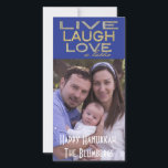 Tarjeta fotográfica de feriado de Hanukkah "Love a<br><div class="desc">Tarjeta fotográfica de vacaciones, Hanukkah, "Live Laugh Love a Latke" Glossy, tarjeta fotográfica con sobre blanco. Personalice reemplazando las fotos y la redacción, "Happy Hanukkah, The Blumbergs" (Feliz Hanukkah, los Blumbergs), Personalizar de la redacción eligiendo su estilo de letra, color y tamaño favorito. ¡Gracias por detenerse y por ir de...</div>