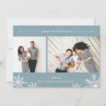 Tarjeta fotográfica de Hanukkah con micrófono para<br><div class="desc">La elegante y moderna tarjeta de fotos de Hanukkah presenta dos fotos favoritas alineadas una al lado de la otra, con "Joyous Hanukkah" en la parte superior en itálico blanco y tipografía en bloques. Personalice el saludo de su personalizado y su nombre en la parte inferior, acentuado por cuatro ilustraciones...</div>