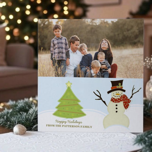 Tarjeta fotográfica de vacaciones de Snowman y árb (Snowman and Christmas Tree Holiday Photo Card)