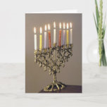 Tarjeta fotográfica Driedel Chanukah<br><div class="desc">Enviar saludos de Chanukah con una elegante menorah de plata con velas encendidas.</div>