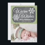 Tarjeta fotográfica Green Dot Chalkboard Snowflake<br><div class="desc">Añada su foto familiar favorita o la primera fiesta del bebé o la foto de un niño o una niña Navidad a esta dulce, moderna y bonito tarjeta fotográfica de vacaciones con tema de invierno con dos copos de nieve en el fondo de una pizarra y un patrón de puntos...</div>