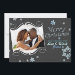 Tarjeta fotográfica navideña para recién casados<br><div class="desc">Si desea colores personalizados o ayuda para crear su diseño,  no dude en ponerse en contacto conmigo en zazzlepartydepot@gmail.com. ¡Espero con ganas escuchar de ti!</div>