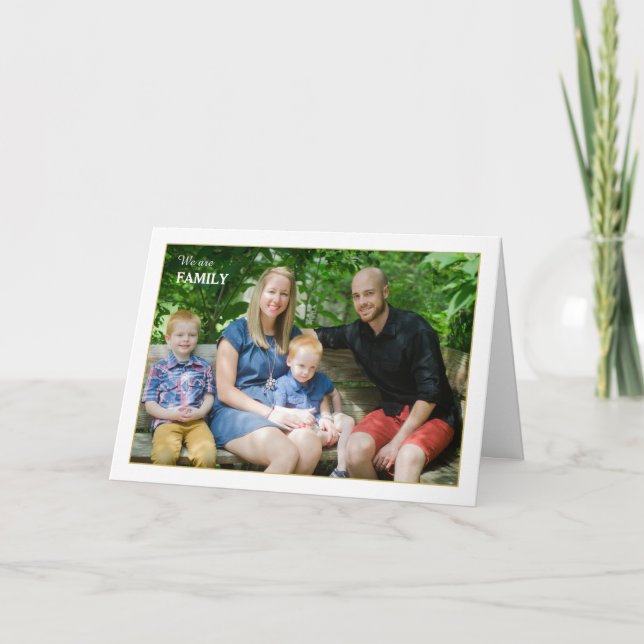 Tarjeta fotográfica plegada por la familia (Anverso)