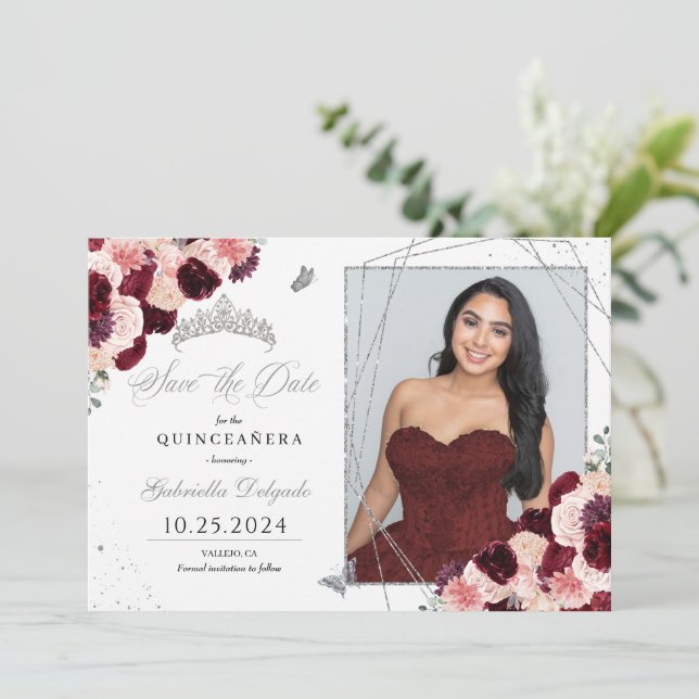 Tarjeta fotográfica rosa de Borgoña Quinceañera Sa (Anverso de pie)