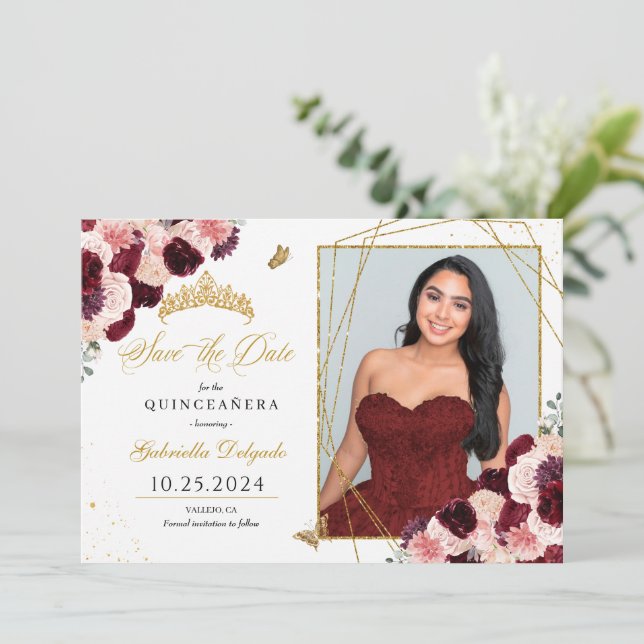 Tarjeta fotográfica rosa de Borgoña Quinceañera Sa (Anverso de pie)