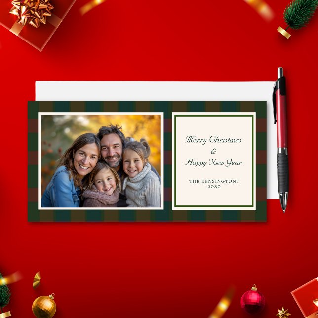Tarjeta fotográfica tradicional Plaid/Tartan (Traditional plaid/tartan Christmas card.)