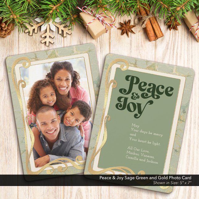 Tarjeta fotográfica verde y dorada Peace & Joy Sag (Peace & Joy, Sage Green and Gold Holiday Photo Greeting Card)