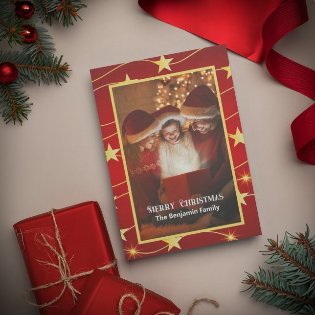 Tarjeta Fotos de la familia navideña de Feliz, Red Elegant (Merry Christmas Family Photo Red Elegant Card to send to family and friends. Replace with your photo)
