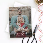Tarjeta Fotos de Merrier Together: Feliz Navidad<br><div class="desc">Usa nuestras tarjetas de Navidades verticales de fotos de Merrier juntos con sangre completa para desear a tus amigos y familia una Feliz Navidad. Se incluye un patrón de respaldo de coordinación. Vaya a la sección "Personalizar esta plantilla" y, a continuación, haga clic en "Hacer clic en el Personalizar más...</div>
