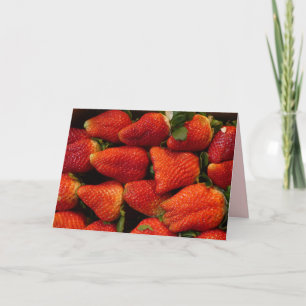 Tarjeta Fresas rojas jugosas, en blanco dentro
