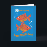 Tarjeta Fun Goldfishes Pisces 50th Birthday Card<br><div class="desc">Una divertida tarjeta de cumpleaños número 50 para un Piscán, con dos brillantes naranjas y peces dorados amarillos sobre un brillante fondo azul, de un collage de papel pintado a mano de Judy Adamson. Si no ve la edad que necesita, puede que le guste saber que hay una versión personalizado...</div>