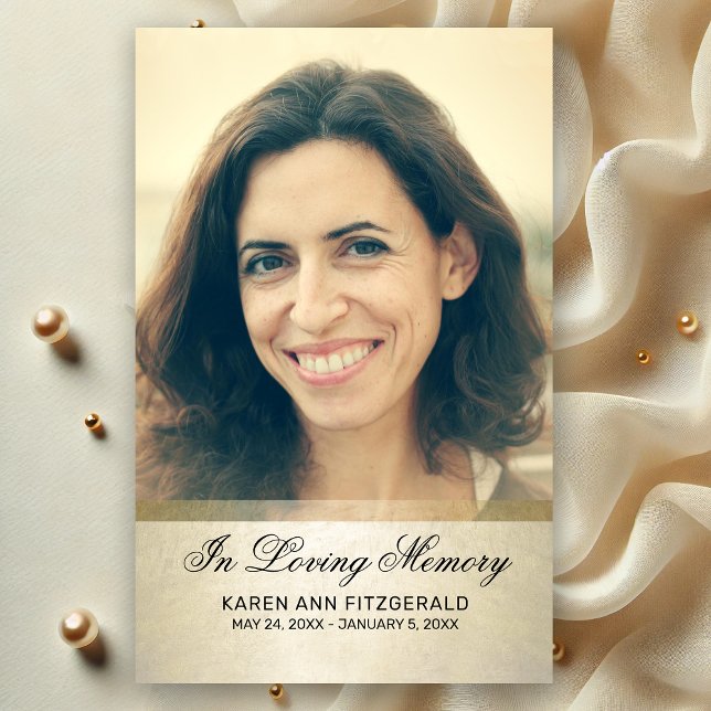 Tarjeta funeraria conmemorativa de la foto de Symp (Elegant In Loving Memory Black Script on Gold Shimmer Photo Funeral Card for Women with Poem)