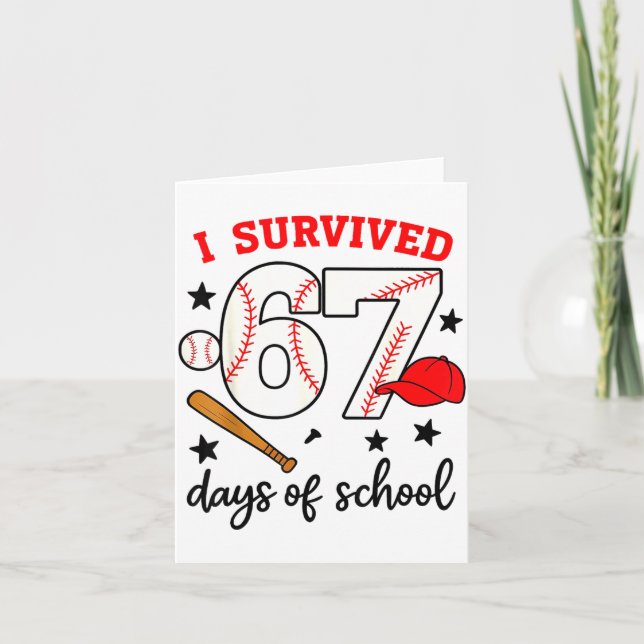 Tarjeta Funny Baseball I Survived 67 Days Of School Design (Anverso)