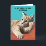 Tarjeta Funny Cat Birthday Card<br><div class="desc">La graciosa tarjeta de cumpleaños del gato es perfecta para cualquier amante del gato. Esta tarjeta es personalizable con tu mensaje personalizado.</div>