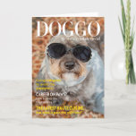 Tarjeta Funny Dog Magazine Style Cumpleaños<br><div class="desc">Esta graciosa tarjeta de cumpleaños se presenta en el estilo de la portada de una revista y presenta una fotografía a color de un pequeño perro deslumbrado que lleva velo y sombras. En la parte superior está el título de la revista 'DOGGO', debajo del cual está el texto 'el especial...</div>