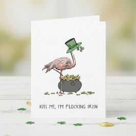 Tarjeta Funny Flamingo Kiss Me I'm Irish St Patrick's Day