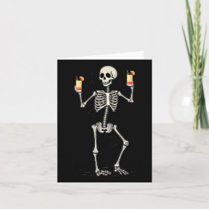 Tarjeta Funny Halloween Skeleton Bebiendo Tequila Sunrise