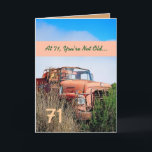 Tarjeta FUNNY Happy 71st Birthday - Camión Naranja Vintage<br><div class="desc">Esta tarjeta con su camión vintage en un campo es una manera divertida de desear a un tipo muy especial un feliz cumpleaños. Todo el texto es personalizable. ¡Una carta divertida y única! Para ver más de mis tarjetas de cumpleaños, escriba el año que desee y, a continuación, escriba o...</div>