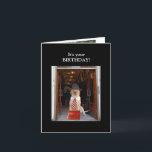 Tarjeta Funny Lab Male Birthday<br><div class="desc">Una tarjeta de cumpleaños divertida de personalizable para un hombre. En el frente está Moisés profesional. El texto es: "¡Es tu cumpleaños!" Adentro: "¿Tendrás una noche tranquila de solemne contemplación en tu Cueva Man, o habrá comida en tu cueva?" Puede cambiar el texto. Hay fotos de Moisés solo y sus...</div>