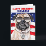 Tarjeta Funny Pug Dog sargento militar Cumpleaños<br><div class="desc">¡Feliz cumpleaños,  sargento,  ahora deja y dame 20! Ese es el mensaje humorístico de este saludo de cumpleaños del sargento militar. El gruñón de la cara del perro de pug y el tema patriótico hacen de esto la elección perfecta para sacar una sonrisa de tu soldado.</div>