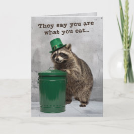 Tarjeta Funny Raccoon Leprechaun Party Card