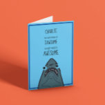 Tarjeta Funny Shark Birthday<br><div class="desc">Graciosa tarjeta de cumpleaños de personalizable para los niños "Que tu cumpleaños sea delicioso porque eres tan impresionante"</div>