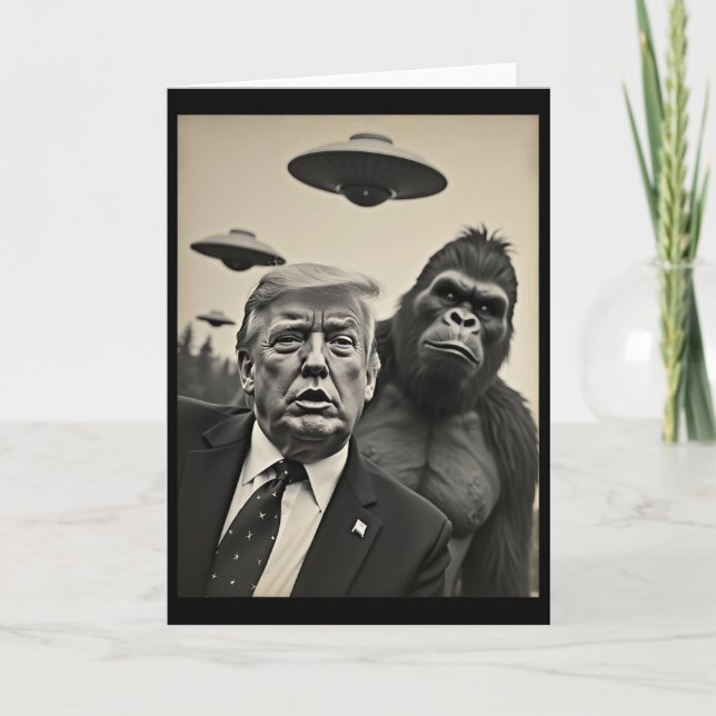 Tarjeta Funny Trump Bigfoot Selfie With Ufos Weird Alien  (Anverso)