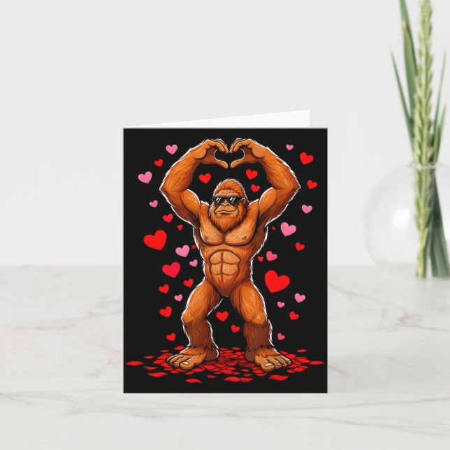 Tarjeta Funny Valentines Day Bigfoot Heart Sungles Sasquat (Anverso)