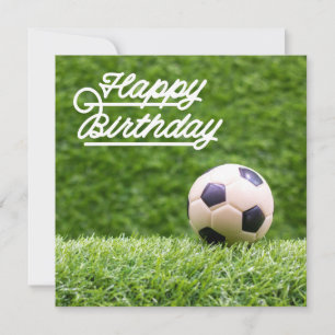 Tarjeta Fútbol Feliz cumpleaños con baile sobre hierba ver