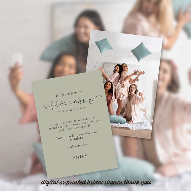 Tarjeta Futura señora Light Sage Foto Bridal Shower (Front and back view, available digitally or printed. Add your photo on back for a memorable keepsake)