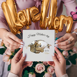 Tarjeta Gata madre adorable amamantando a sus pequeños gat