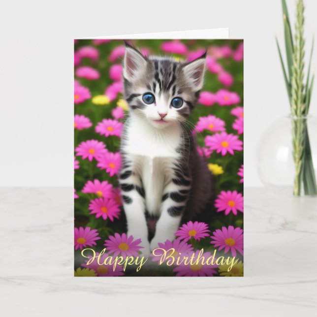Tarjeta Gatito Adorable en campo de flores rosadas Cumplea (Anverso)