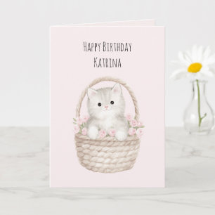 Tarjeta Gatito Bonito en un Cesto Rosas Rosadas Cumpleaños