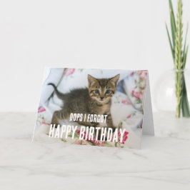 Tarjeta Gatito de Tabby con aspecto sorprendente Cumpleaño