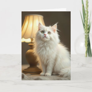 Tarjeta Gato Blanco De Cumpleaños Sentado En Lámpara Cálid
