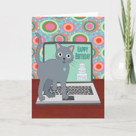 Tarjeta Gato de cumpleaños escribiendo en portátil