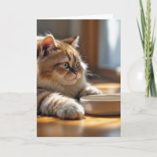 Tarjeta Gato de cumpleaños esperando por un tazón de comid