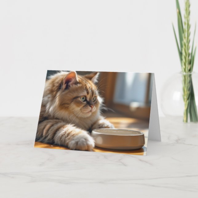 Tarjeta Gato de cumpleaños esperando por un tazón de comid (Anverso)