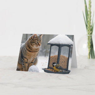 Tarjeta Gato de cumpleaños viendo un pájaro en un comedero
