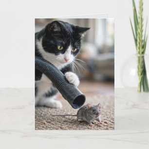 Tarjeta Gato de esmoquin de cumpleaños persiguiendo a un r