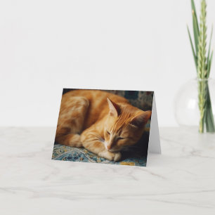 Tarjeta Gato de jengibre adorable en la cama todas las oca
